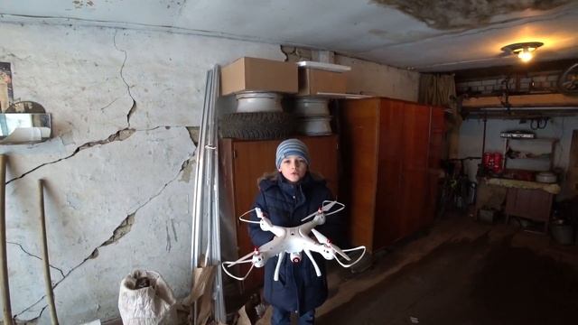 Мне Дед Мороз подарил квадрокоптер Syma X8W и я хочу вам его показать. смотреть онлайн