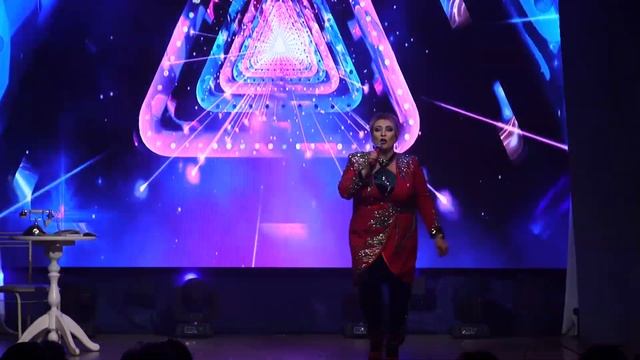 Новогодний мюзикл "Театр навынос или новогодняя антреприза" смотреть онлайн