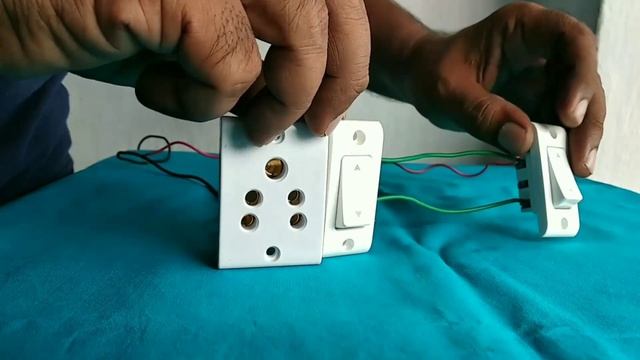 WATER PUMP को दो जगह से ON/OFF करें // TWO WAY SWITCH CONNECTION смотреть онлайн