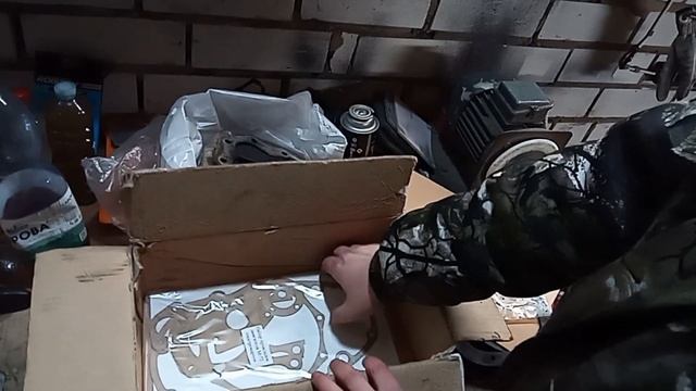 Распаковка деталей и начало сборки двигателя мотоцикла К 750 смотреть онлайн