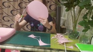 Торшер - светильник роза "Нежность" из изолона.  Часть 1 вырезаем и формируем лепестки.