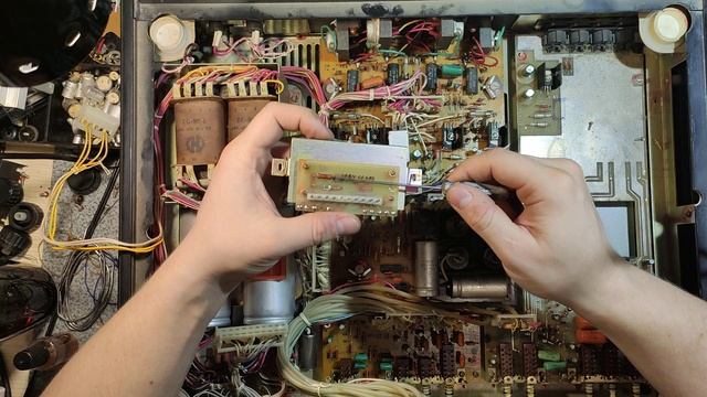 Электроника Д1-012 проигрыватель винила, сдох индикатор ИВЛШУ1-11/2 пытаемся сделать. Ремонт. Обзор смотреть онлайн