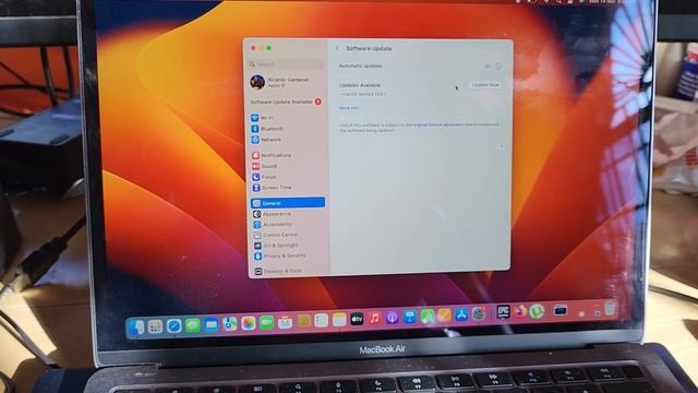 How to Check for Updates on Macbook Air or Pro Ventura смотреть онлайн