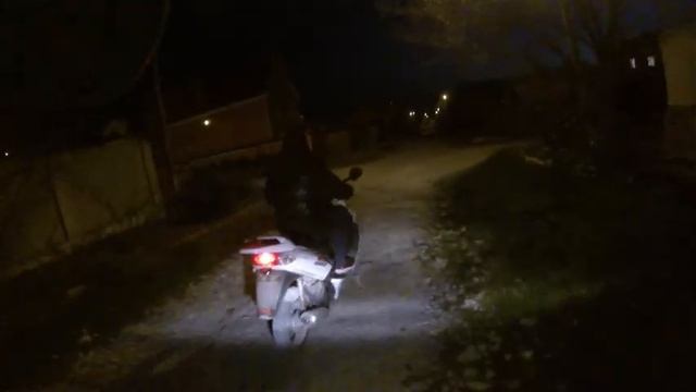 ЧУТЬ НЕ ПОПАЛИСЬ ПОЛИЦИИ. ЗАГЛОХ СКУТЕР. EPISODE 20 смотреть онлайн