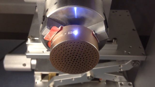 Лазерная гравировка на портативной колонке Xiaomi смотреть онлайн