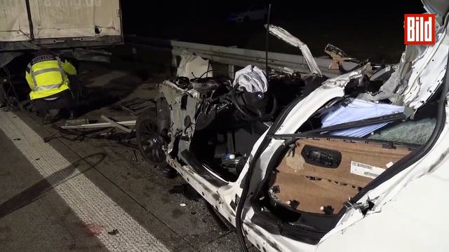 Tödlicher Unfall: BMW-Fahrer (24) rast unter Sattelschlepper смотреть онлайн