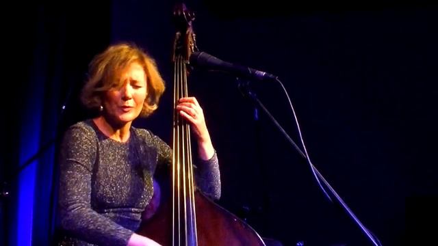 Nicki Parrott Trio смотреть онлайн