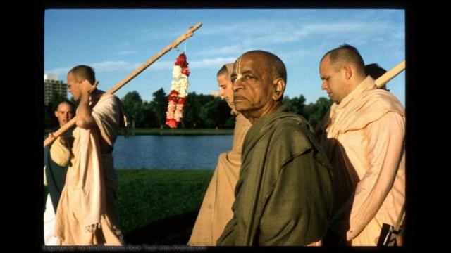 Лекция по Бхагавад - гите как она есть 4. 12. А. Ч. Бхактиведа́нта Сва́ми Прабхупа́да. смотреть онлайн