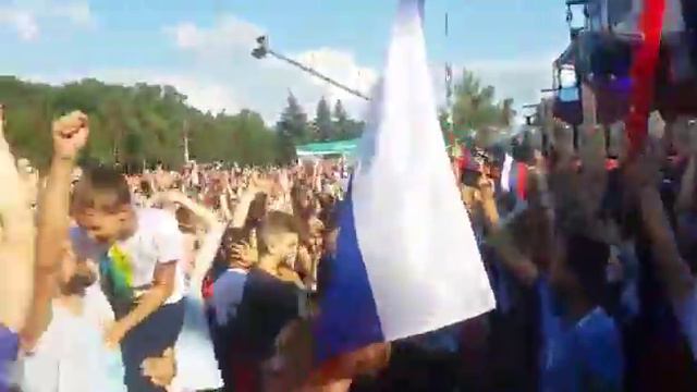 Фанзона в Москве на Воробьевых. Гол Дзюбы Россия - Испания