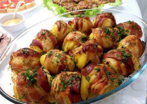Картофель в беконе.картошка в духовке.жареная картошка.картошка по деревенски.картошка фри.картошка.
