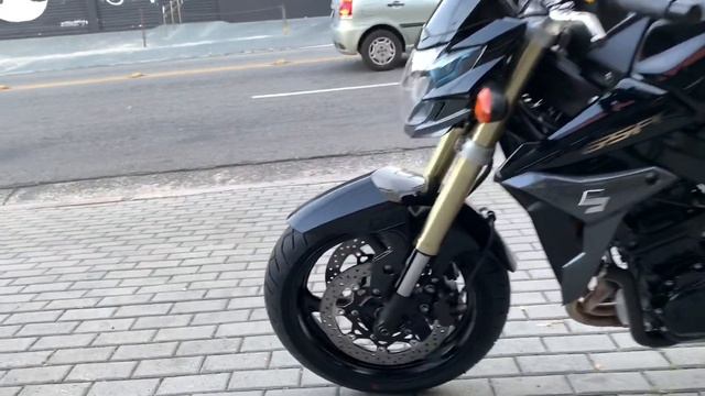 Suzuki GSR 750 2015
