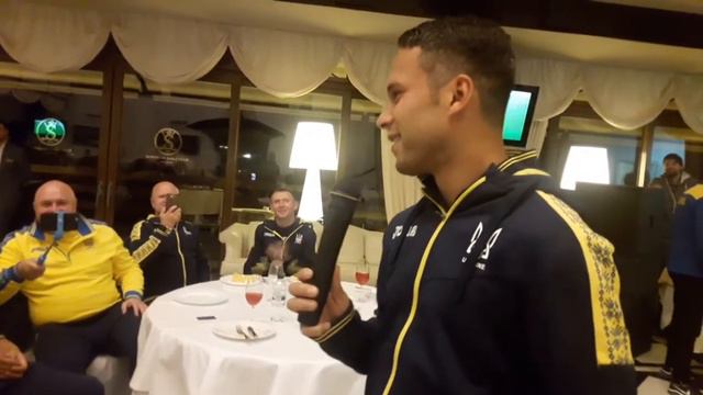 Марлос посвята в збірній Україні співає Despacito смотреть онлайн