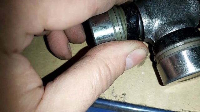Распаковка и обзор крестовины кардана от FEBEST на TOYOTA HILUX SURF KZN185 1KZ-TE & PRADO 95 смотреть онлайн