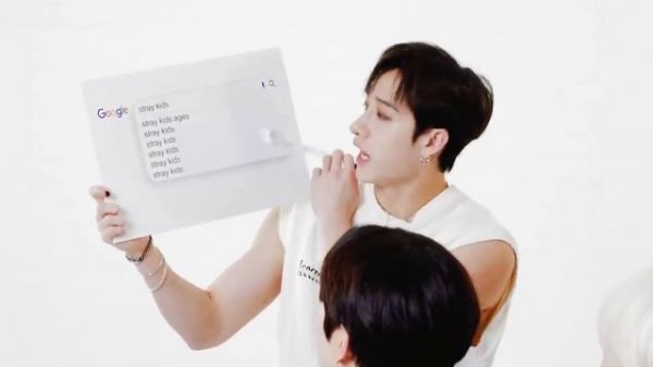 Stray Kids отвечают на самые популярные запросы в Google WIRED