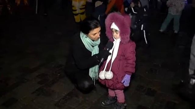 Triolan.Live - Новогодние поздравления Харьковчан своим родным и близким смотреть онлайн