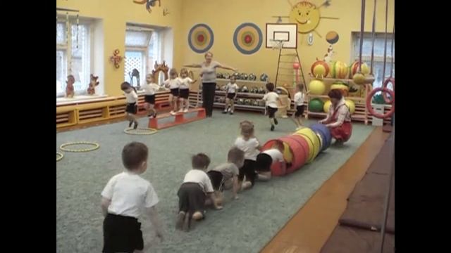 Физкультурное развлечение. Карлсон в гостях у мл. гр.2 "Колобок" смотреть онлайн