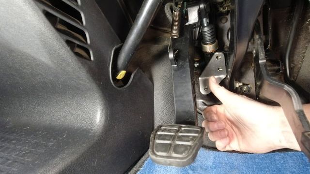 repair and prevent VW T4 clutch master cylinder bracket failure. With boat yard buses bracket kit смотреть онлайн