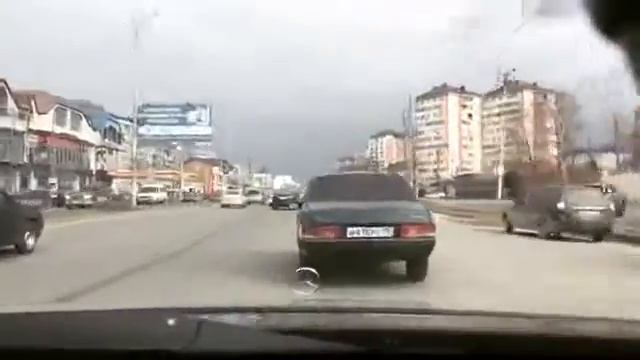 Тулит на старом Мерсе смотреть онлайн