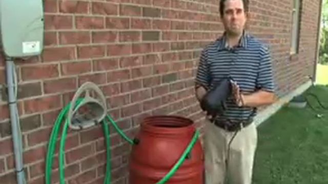 Use rain barrel to water pump plants with RUP160 utility pump смотреть онлайн