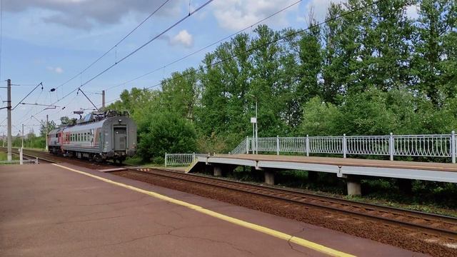 Тепловоз ДМ62-1742 с вагоном-лабораторией КС, о.п. Дачное, г.СПб, 27.06.2023 г. (4K UHD) смотреть онлайн
