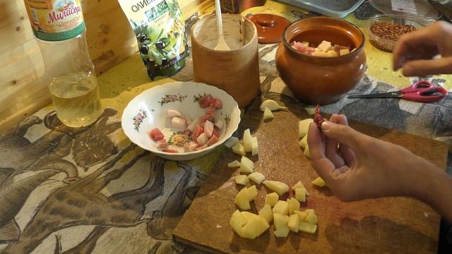 ЖАРКОЕ В ГОРШОЧКЕ НА УГЛЯХ смотреть онлайн