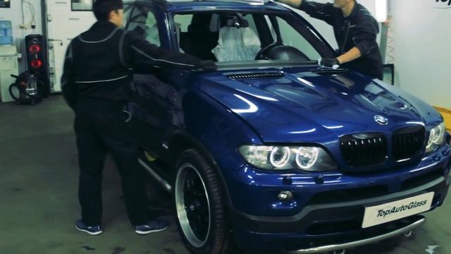 Замена лобового стекла BMW X5 E53 смотреть онлайн