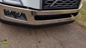 2021 Volvo VNL 860 & 760 Full Walkaround Exterior Tour Only.
