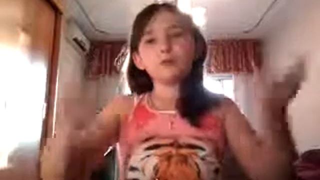 Тебе интересно что делают видеоблогеры перед тем как снять видео так посмотри этот видосик!!!😂😂😂 смотреть онлайн