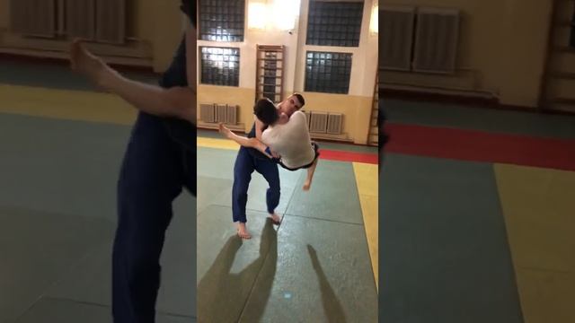 Как ПОБЕДИТЬ Мастера Спорта по борьбе❗️Учу драться в Инсте: artem.oreh❗️ смотреть онлайн