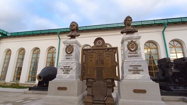Екатеринбург Yekaterinburg, Центр. Исторический сквер 19.10.2023. смотреть онлайн