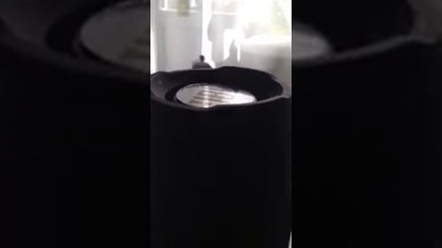Смотреть видео всем!! Колонка вибрирует смотреть онлайн