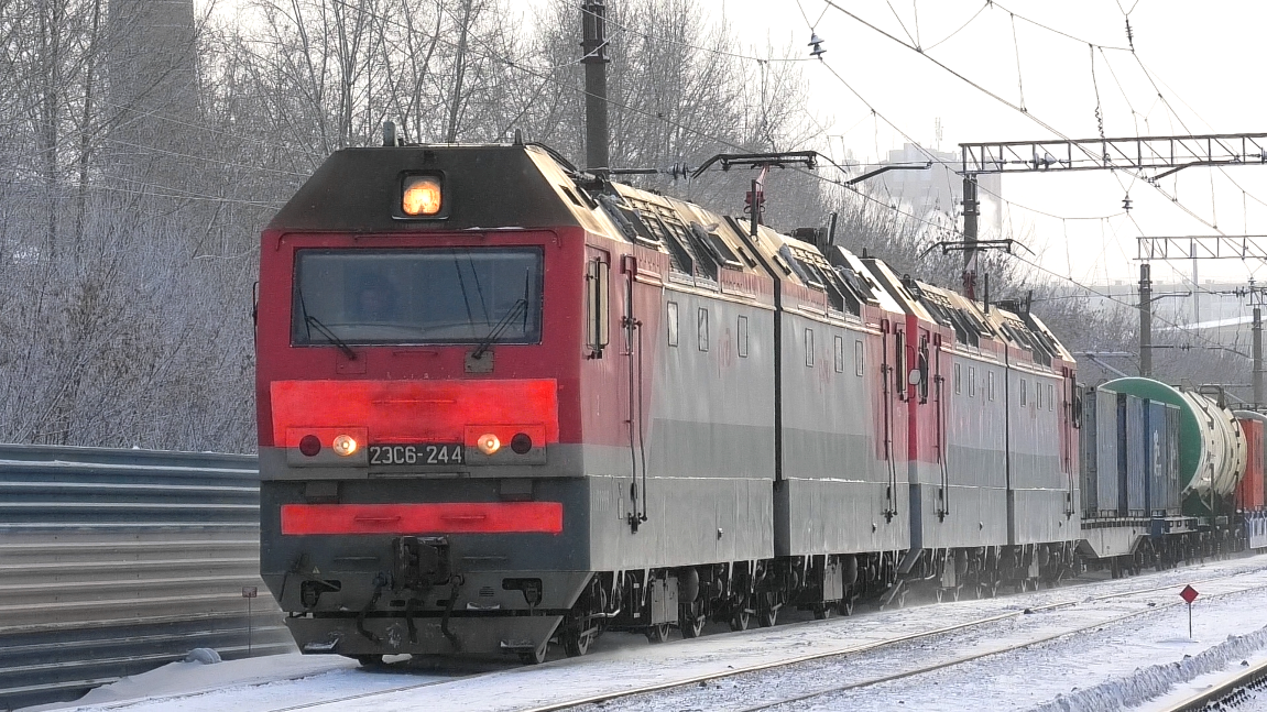 "Три Синары в одном видео!" Система 2ЭС6-244/266 и встречный 2ЭС6-295 с грузовыми поездами смотреть онлайн