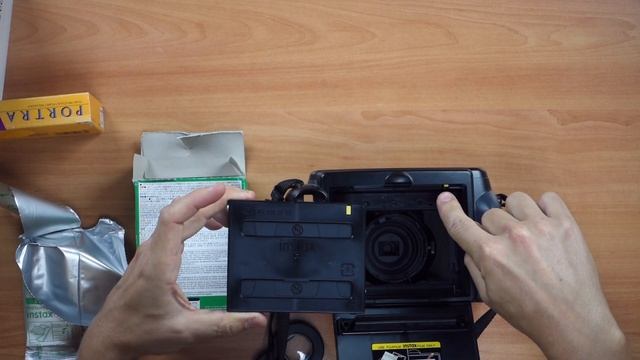Fujifilm Instax Wide 210 || Film Loading смотреть онлайн