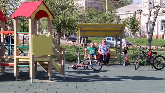 Комсомольский парк смотреть онлайн