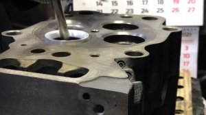 «Запрессовка» седла клапана после охлаждения в жидком азоте. ГБЦ Скания PDE.