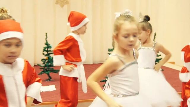 Новогодний утренник - клип смотреть онлайн