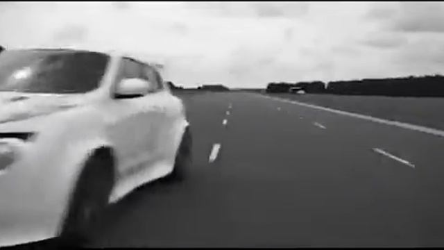 Серийный кроссовер Nissan Juke-R.flv
