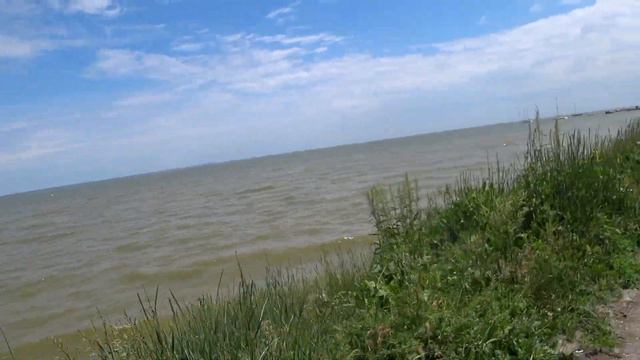 МАЙСКАЯ ПРОГУЛКА ПО НАБЕРЕЖНОЙ ТАГАНРОГА. Малахов. смотреть онлайн