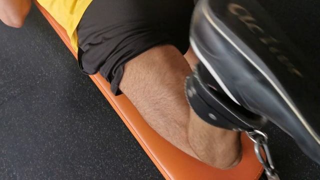 Сгибание ноги в кроссовере через нижний блок смотреть онлайн