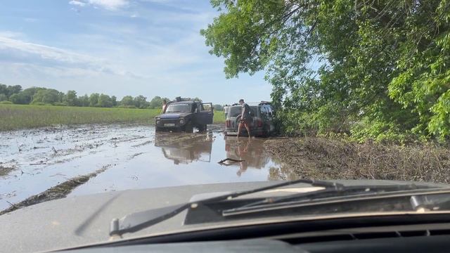 Танк 300 не пострадал🤔, в отличии от других😯. Тяжко всем💪👍. #грязь #танк #нива #уаз #оффроад смотреть онлайн