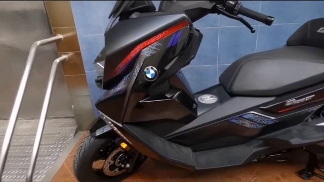 BMW c400GT смотреть онлайн