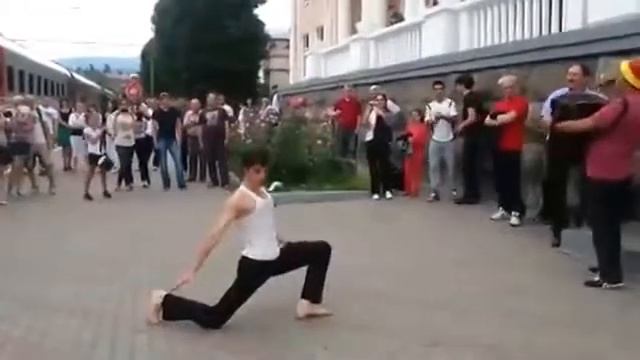 Осетины танцуют перед поездкой смотреть онлайн