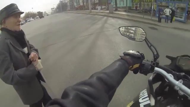 А говорят в России байкеры,не уважают старость. смотреть онлайн