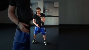 Упражнения с резиновой петлей для боксера