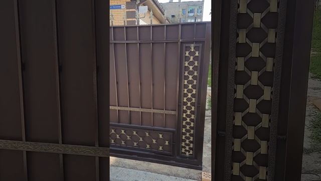 Установка откатных ворот.