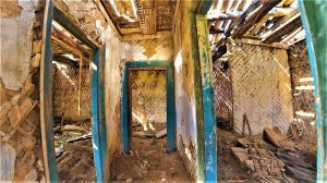 НАШЁЛ ЗАБРОШЕННУЮ ЗОНУ! УЦЕЛЕВШИЕ БАРАКИ, ТОННЫ МЕТАЛЛА!