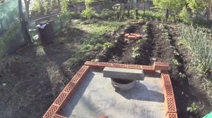 Строительство УЛИЧНОГО ТУАЛЕТА из красного кирпича своими руками (часть 1)