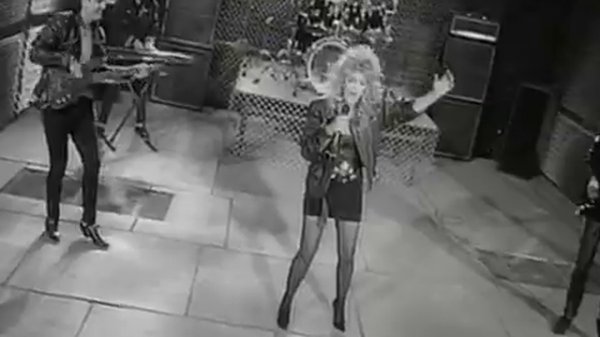 Bonnie Tyler - The Best  Official Music Video.