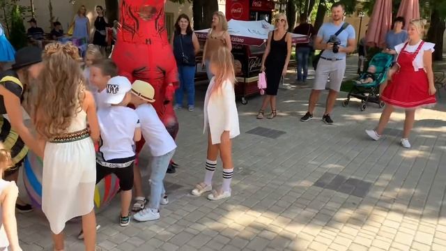 24 часа только в одном цвете Только БЕЛЫЙ / Почему все в белом? смотреть онлайн