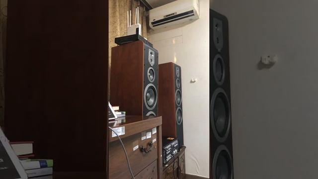 Test loa JBL ES90 ( đeo tai nghe cảm nhận âm bass ) смотреть онлайн